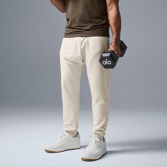 ALO Yoga Other - ALO Conquer Revitalize Pant